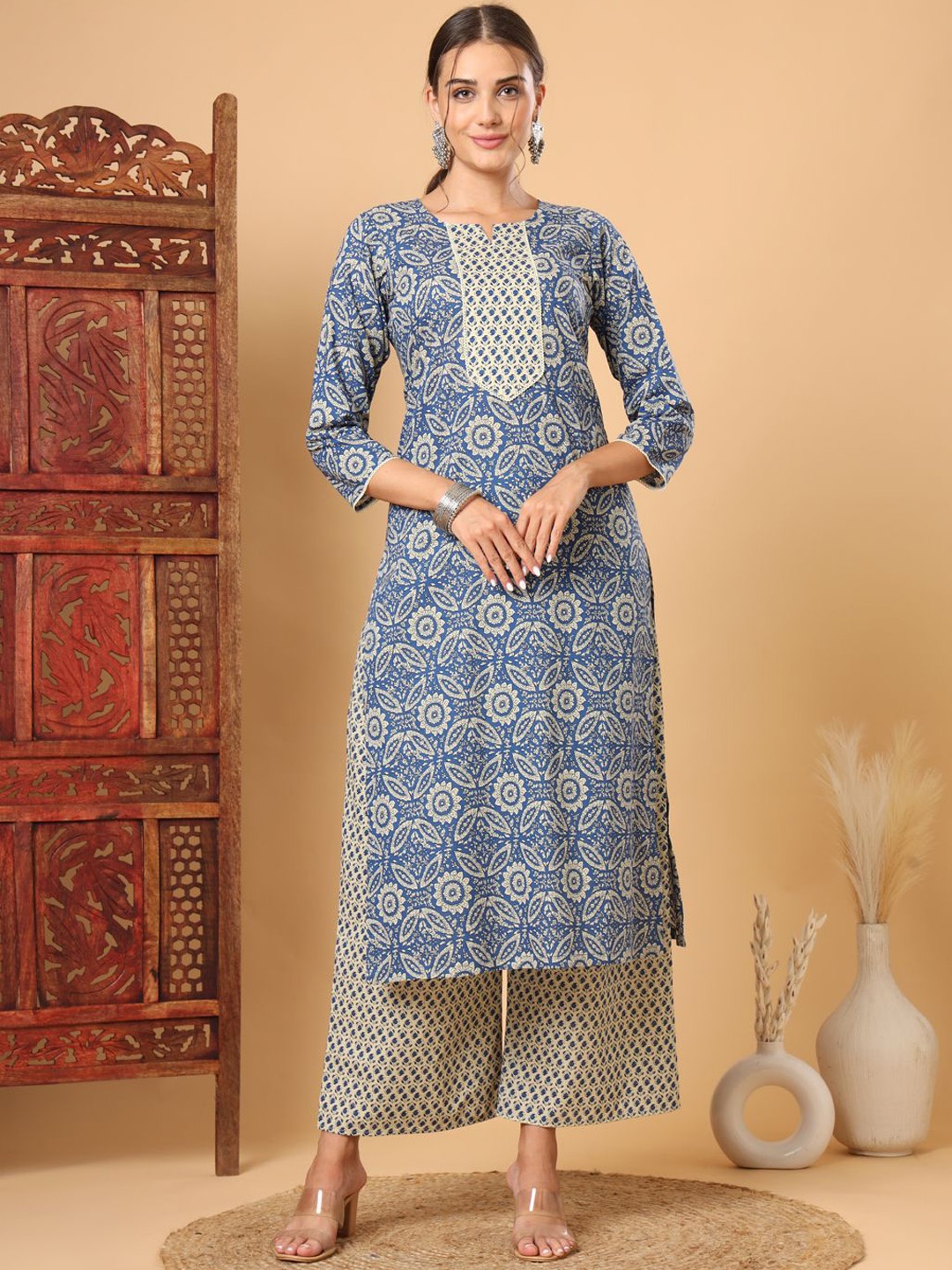 

Tissu Women Floral Printed Regular Pure Cotton Kurta with Palazzos, Blue