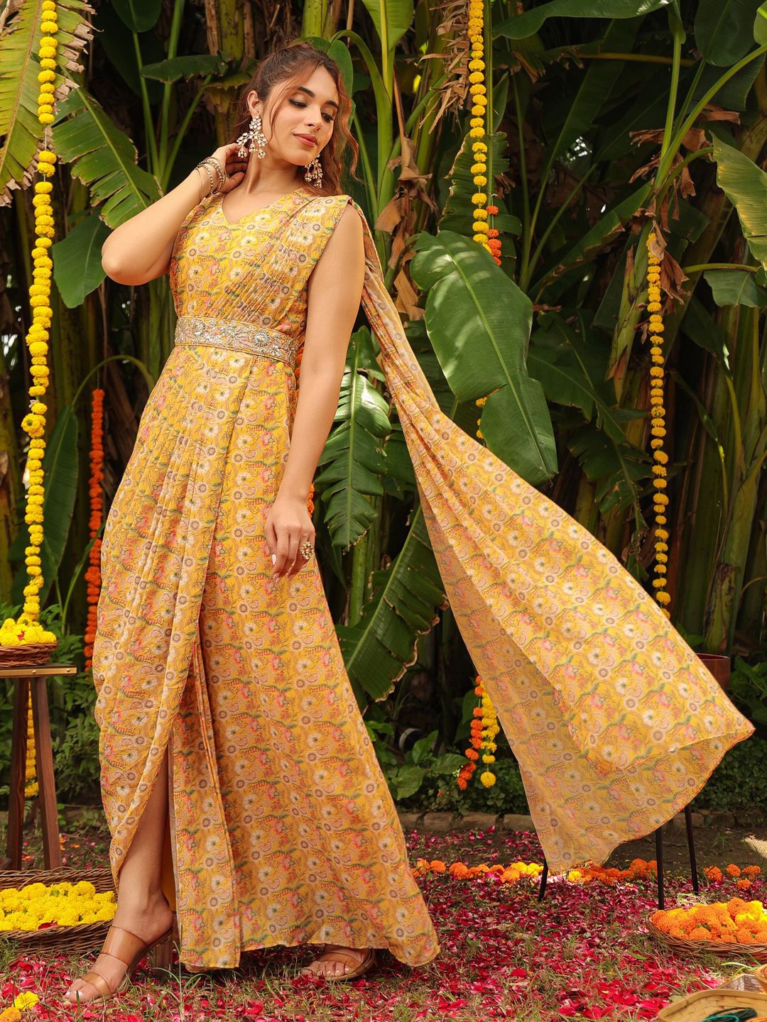 

Janasya Georgette Floral Ready To Wear Dress Saree, Mustard