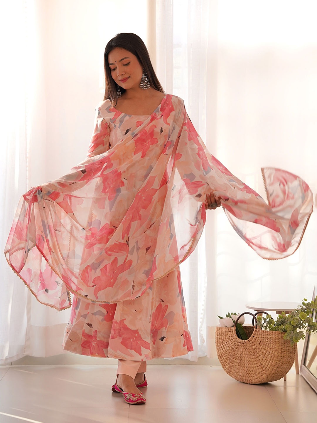 

CaniBani Women Floral Printed Regular Kurta with Trousers & With Dupatta, Pink