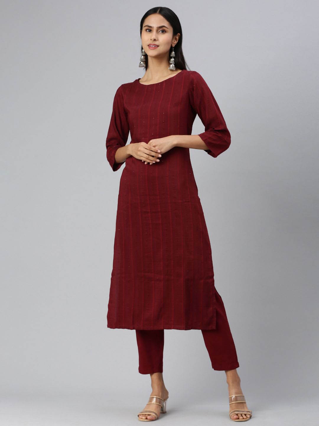 

HRITIKA Striped Sequinned Round Neck Straight Kurta With Trousers, Maroon