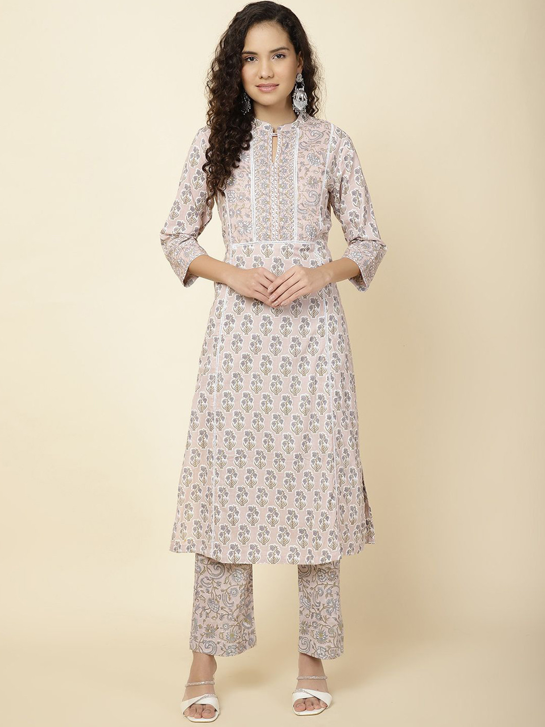 

Meena Bazaar Women Floral Printed Regular Kurta with Trousers, Grey