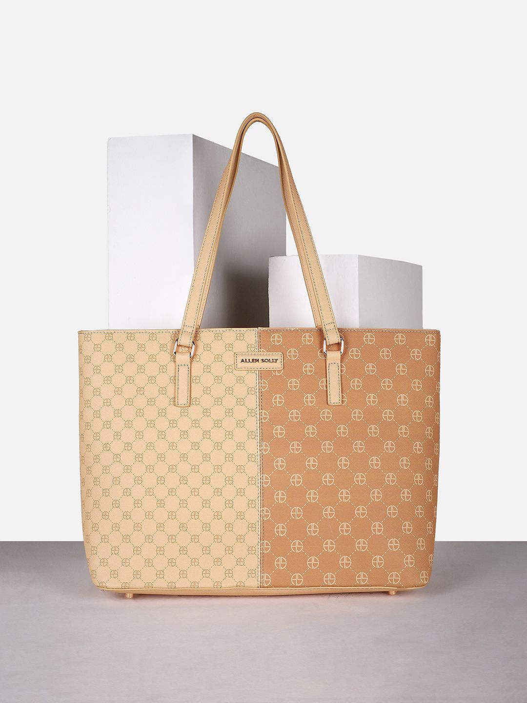 

Allen Solly Woman Printed PU Oversized Shopper Tote Bag with Quilted, Beige