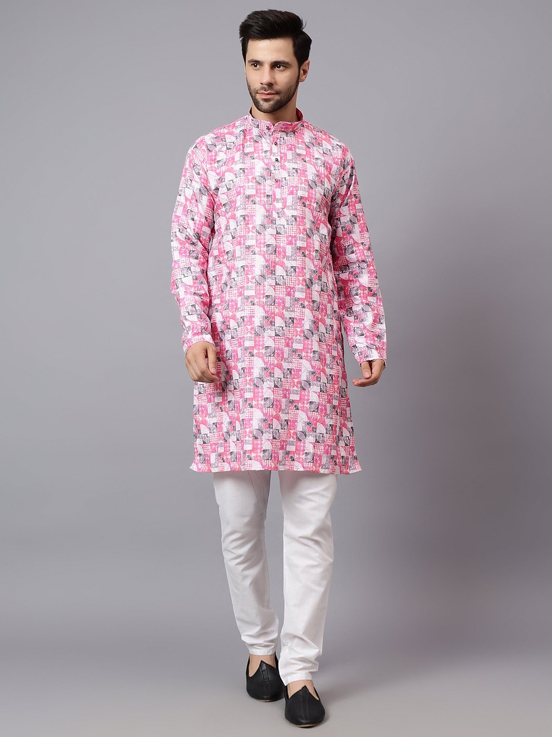 

Yugnik Men Floral Regular Thread Work Kurta with Pyjamas, Pink