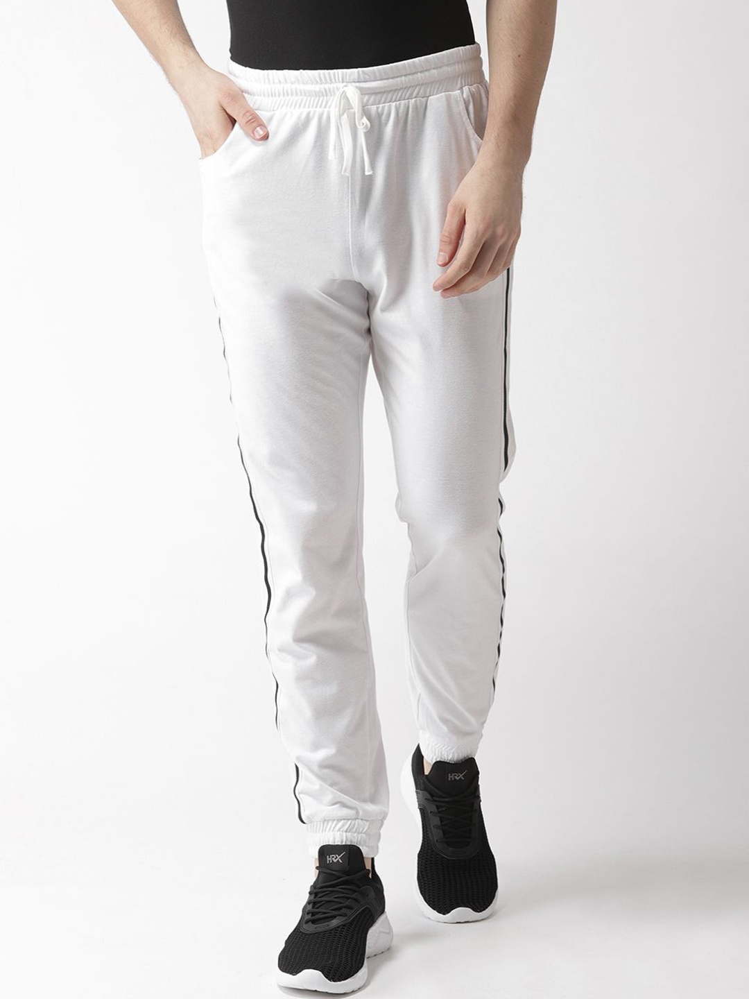 

Hubberholme Men Cotton Mid-Rise joggers, White