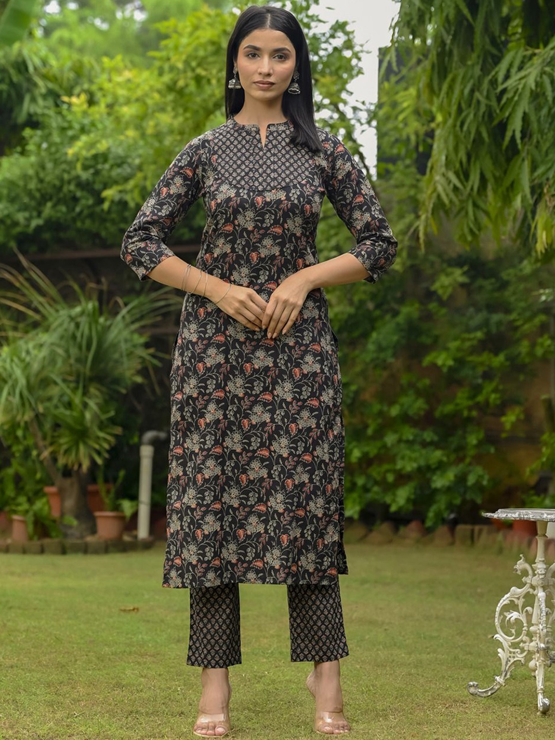 

Anni Designer Women Floral Printed Regular Kurta with Trousers, Black