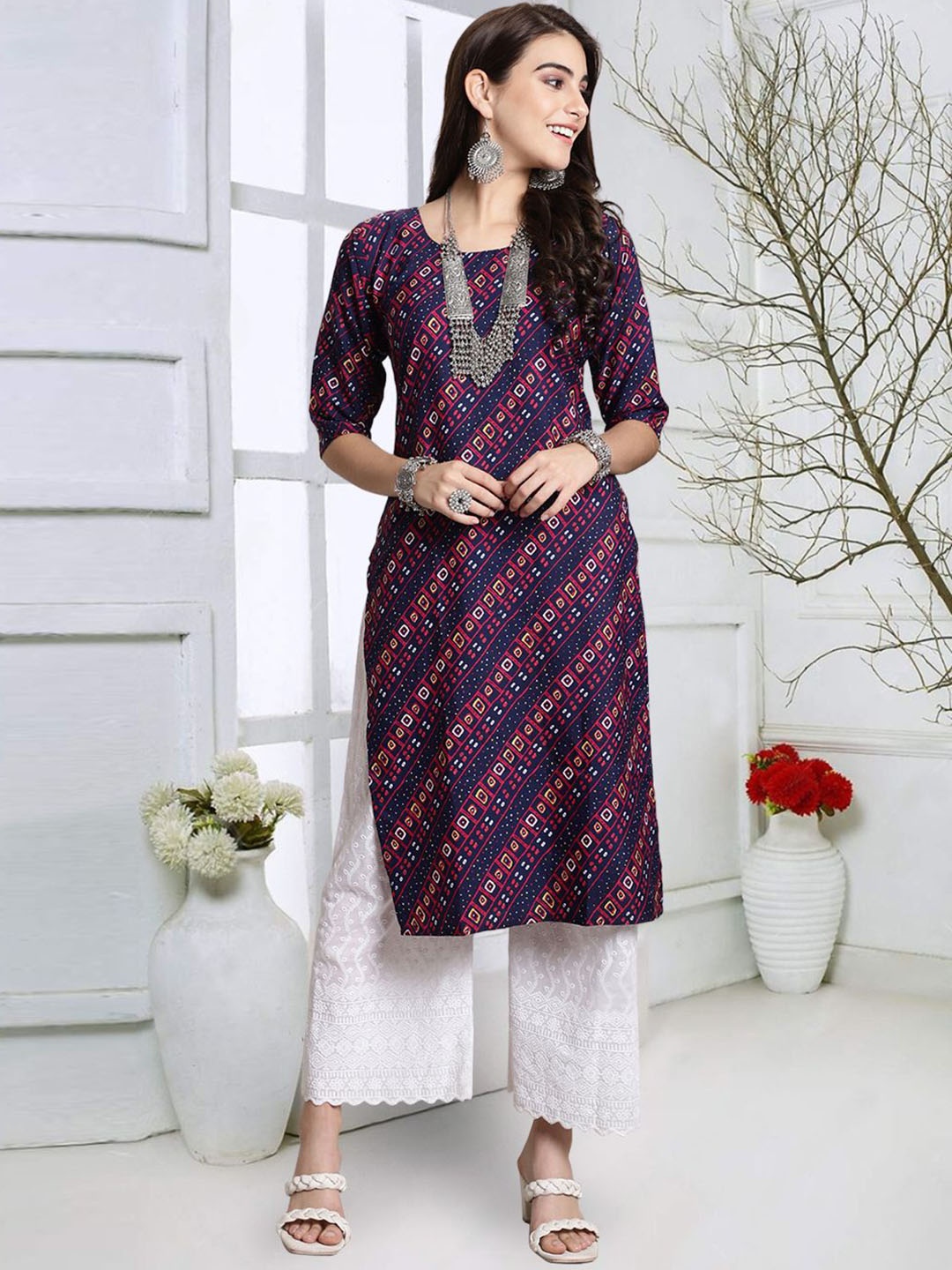 

7Threads Geometric Printed Round Neck Straight Kurta, Navy blue