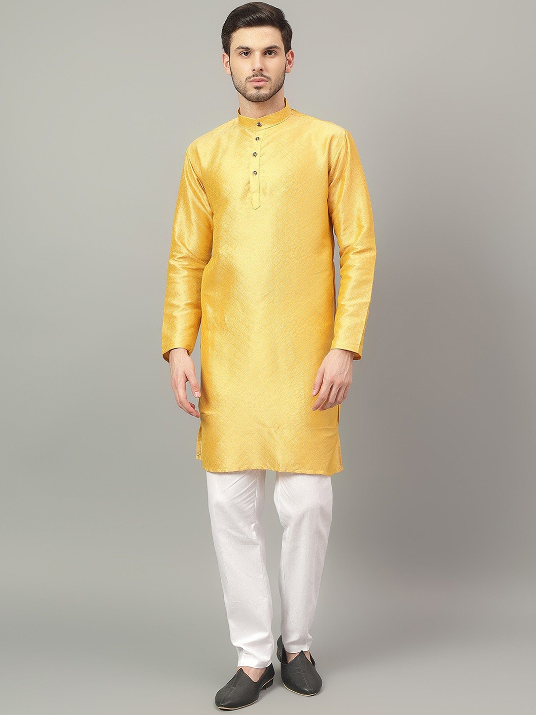

Yugnik Men Ethnic Motifs Regular Kurta with Pyjamas, Gold