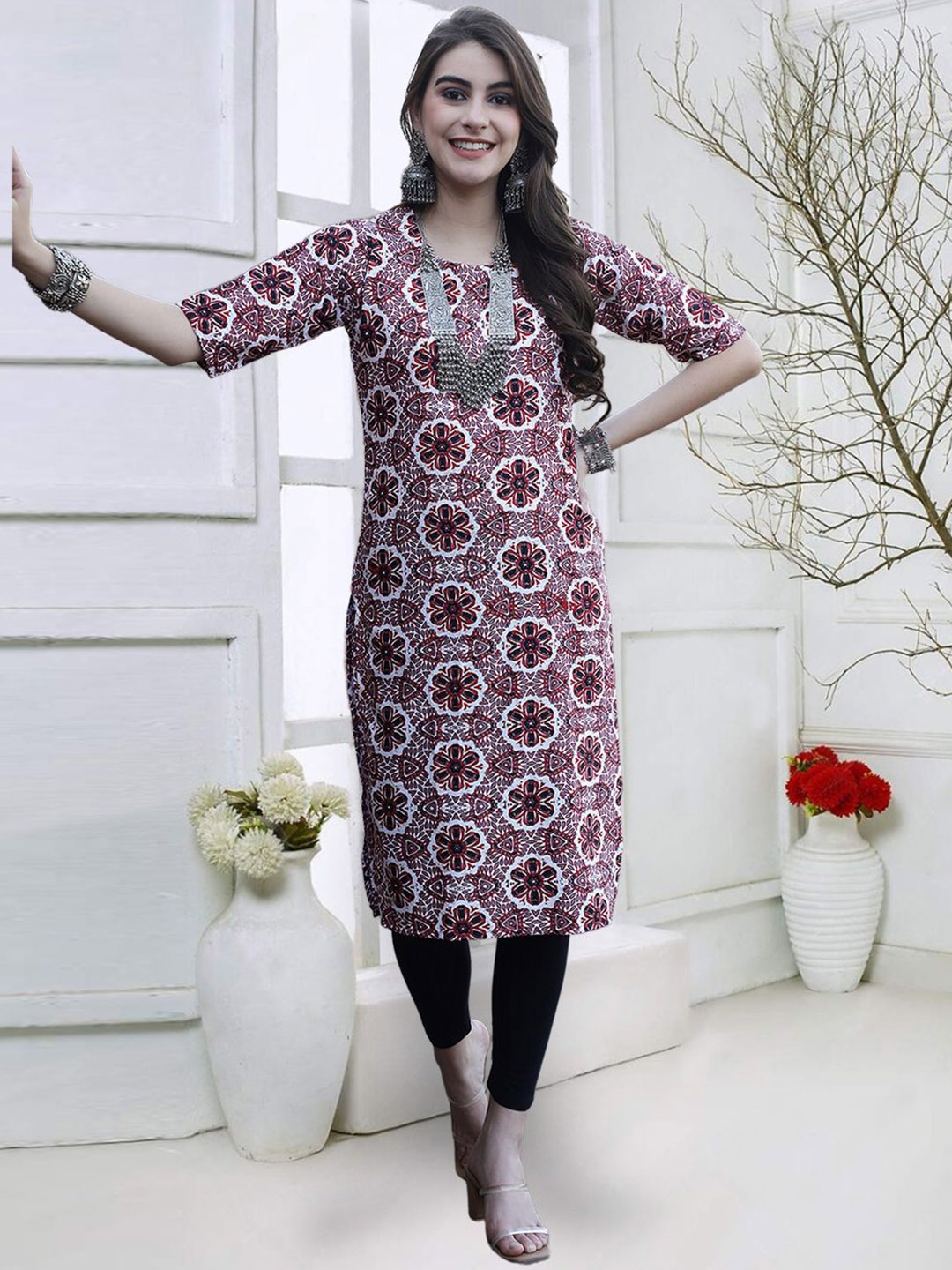 

7Threads Floral Printed Round Neck Straight Kurta, Maroon