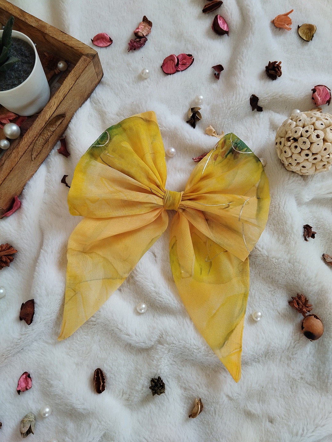 

LABEL KANUPRIYA Women FloralHair Bow Clip, Mustard