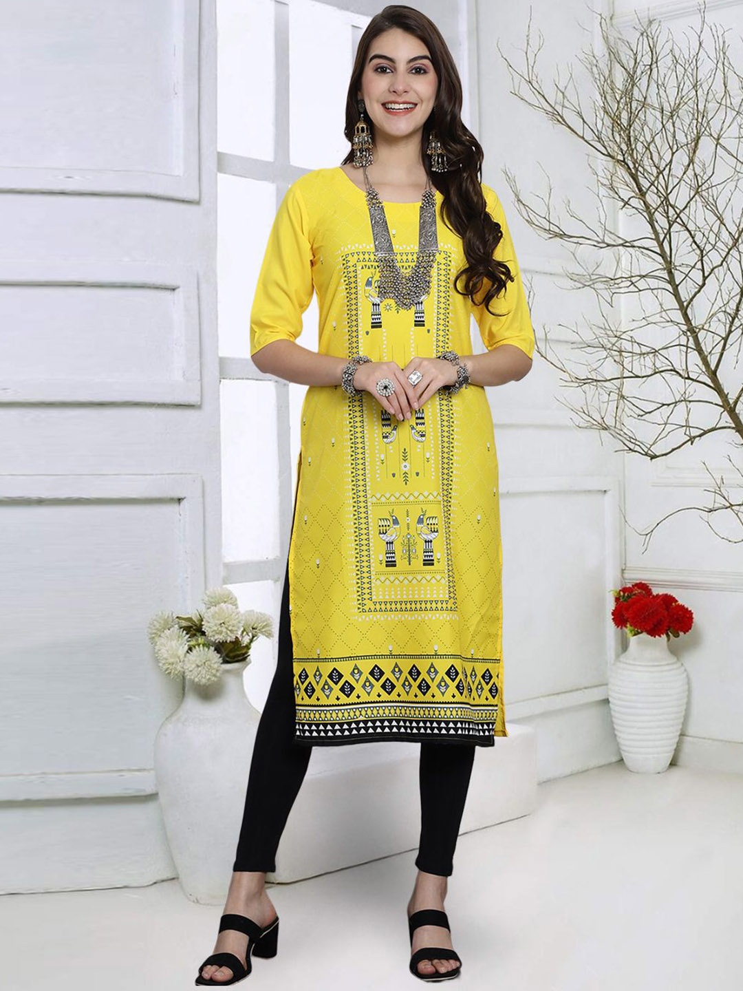 

7Threads Ethnic Motifs Embroidered Three-Quarter Sleeves Straight Kurta, Yellow