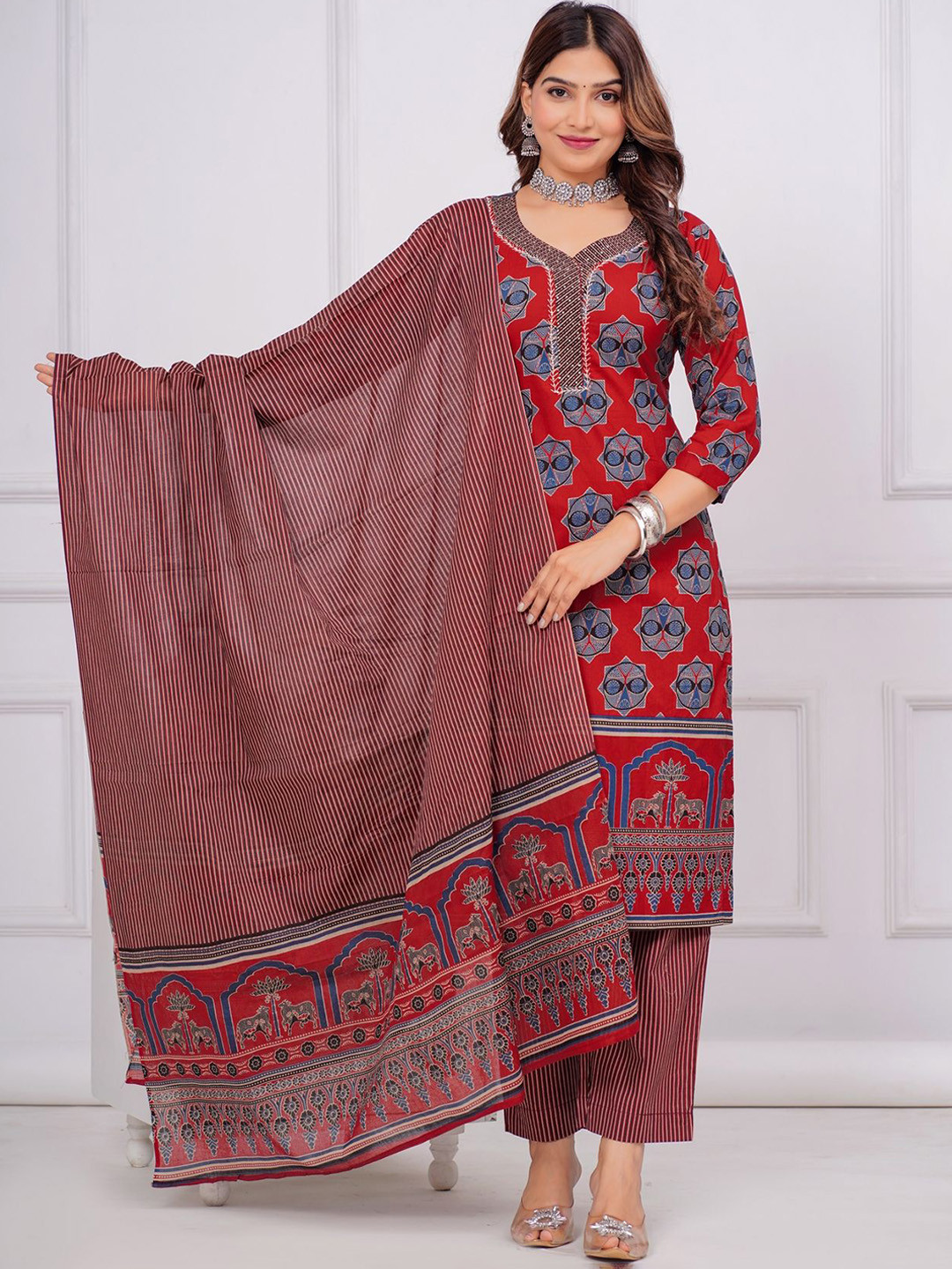 

KALINI Women Floral Printed Regular Thread Work Pure Cotton Kurta with Trousers & With Dupatta, Maroon
