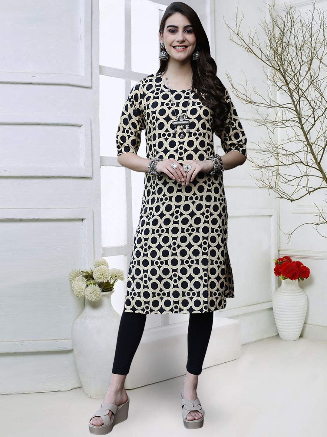

7Threads Geometric Printed Round Neck Straight Kurta, Black