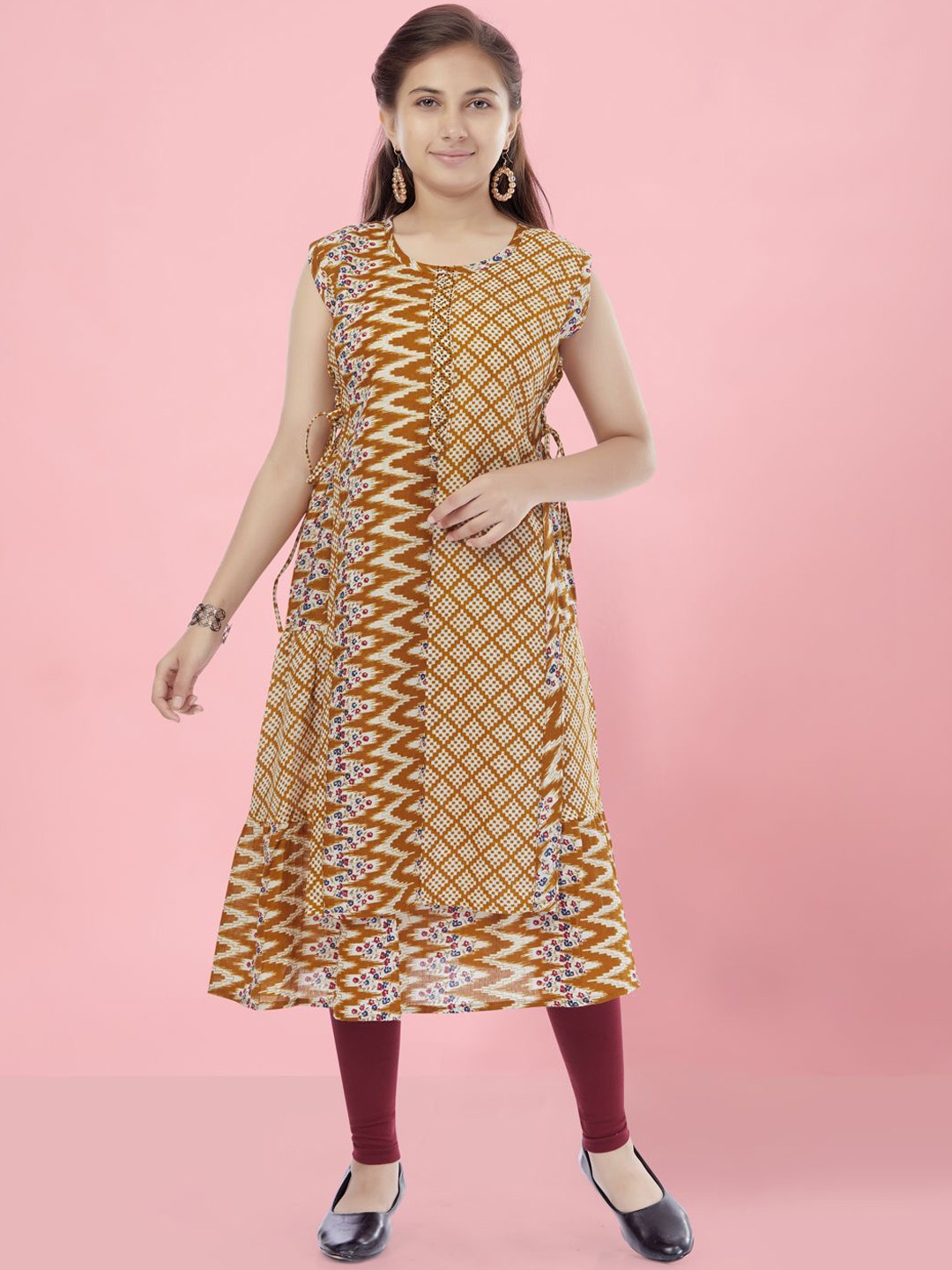 

BAESD Girls Geometric Sequinned Anarkali Kurta, Yellow