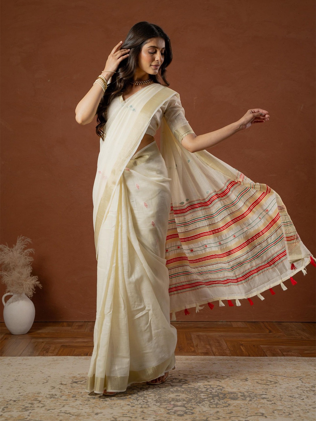 

Dori Woven Design Jamdani Saree, Off white