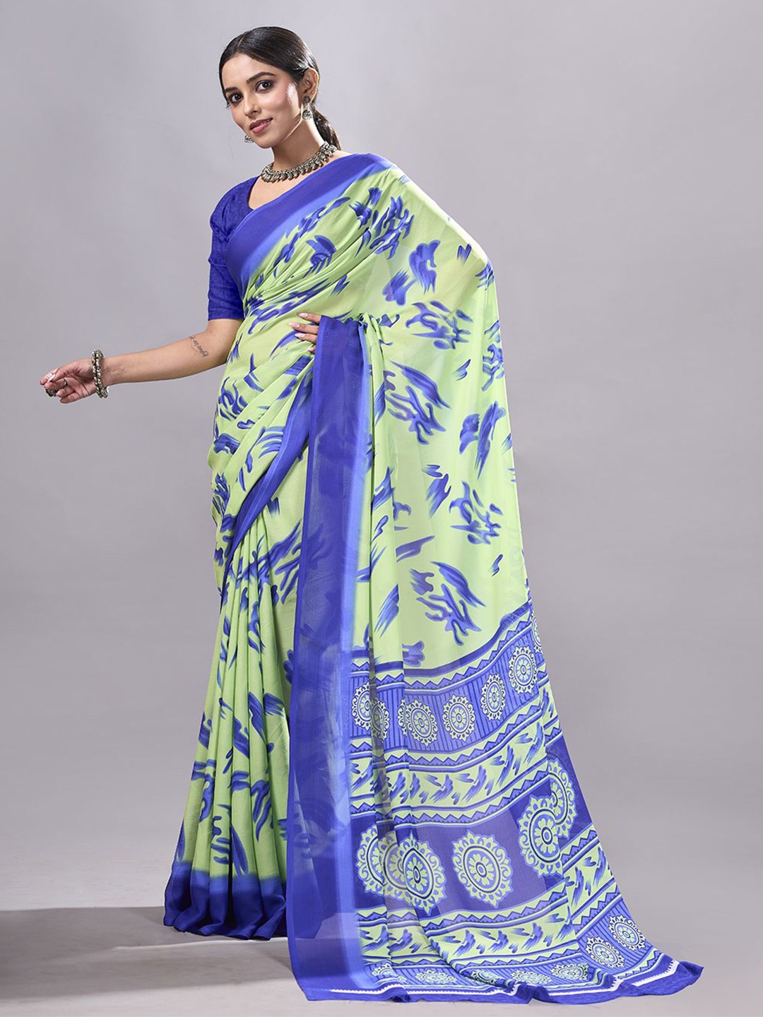 

NIRMAL CREATION Abstract Printed Saree, Green