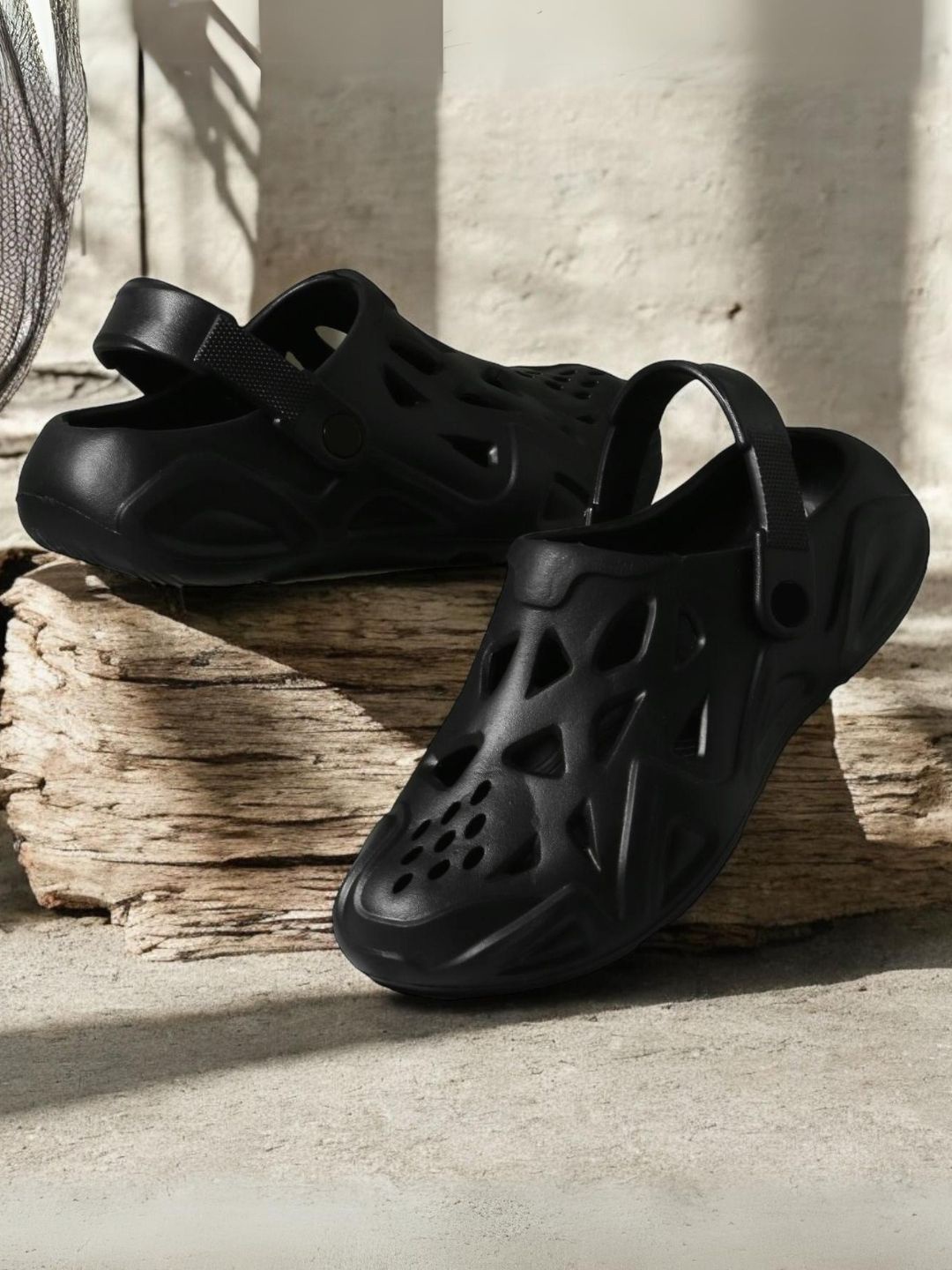 

FOOTUP Men Rubber Clogs, Black