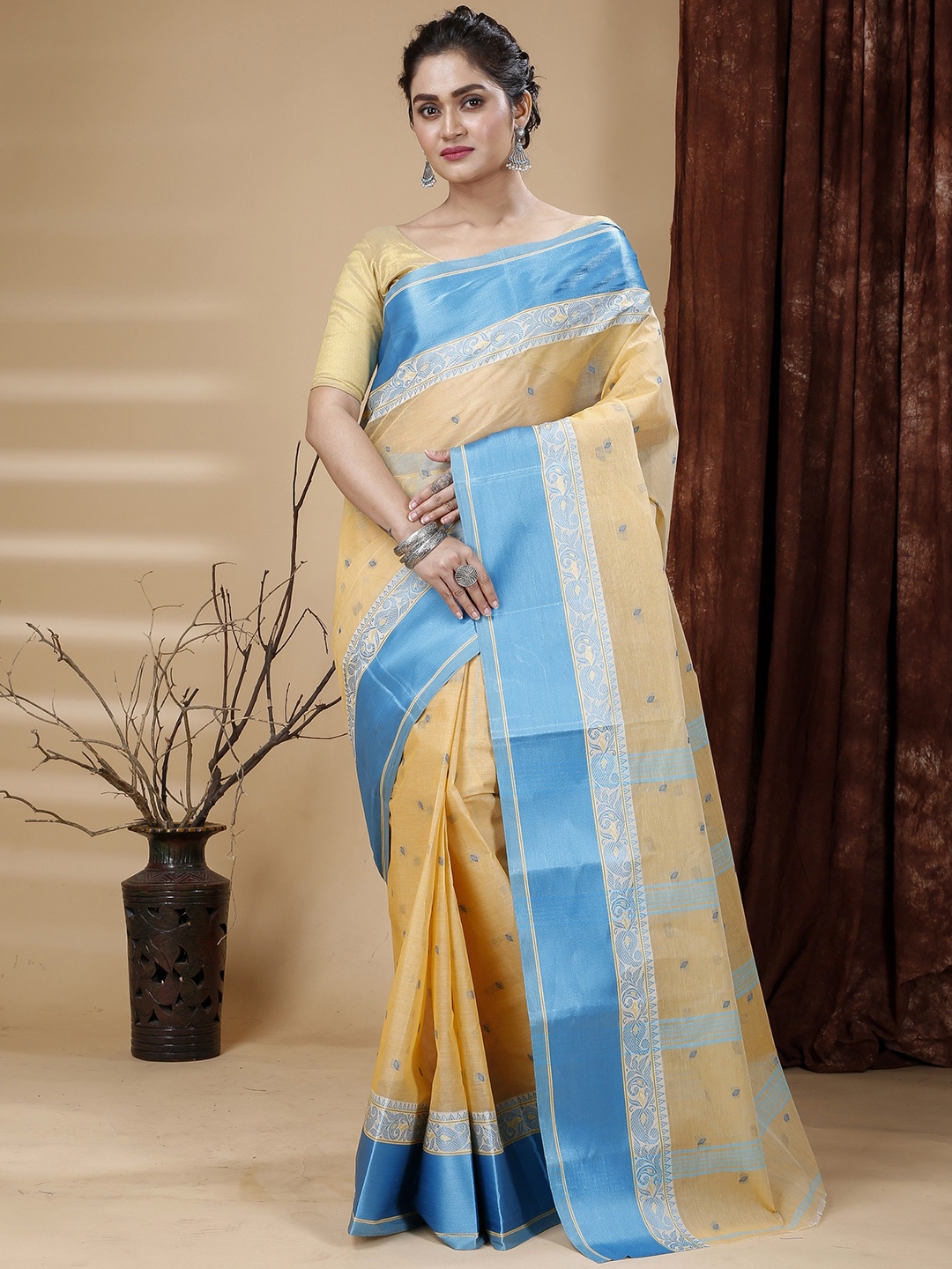 

SLAGHA Ethnic Motifs Pure Cotton Taant Saree, Cream