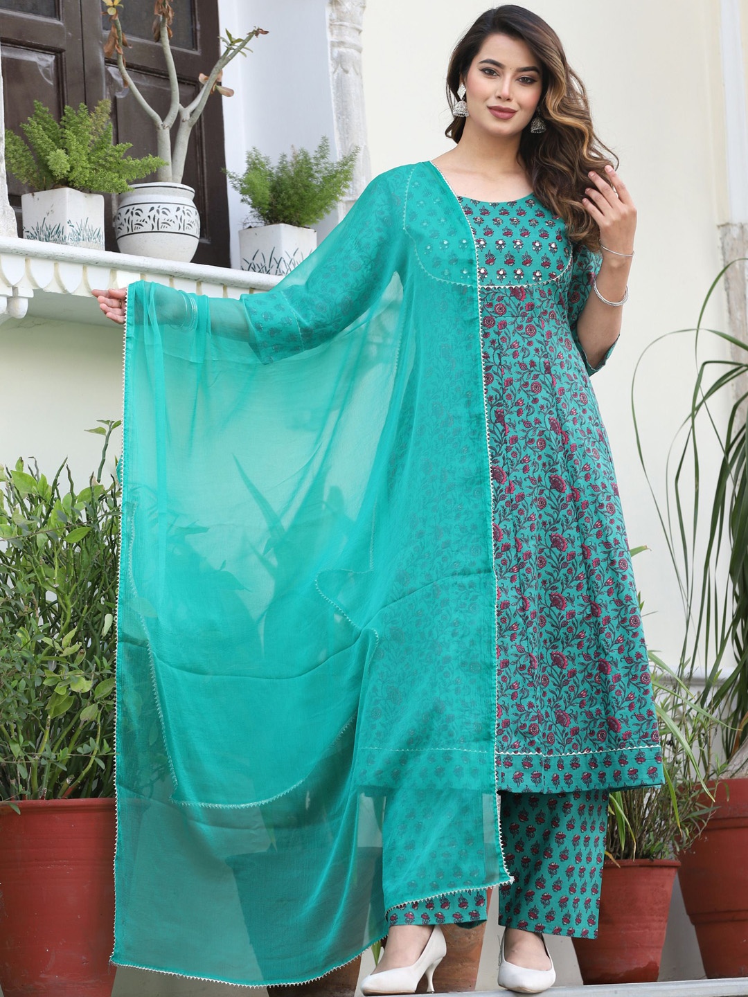 

SINGNI Women Floral Printed Regular Pure Cotton Kurta with Trousers & With Dupatta, Green