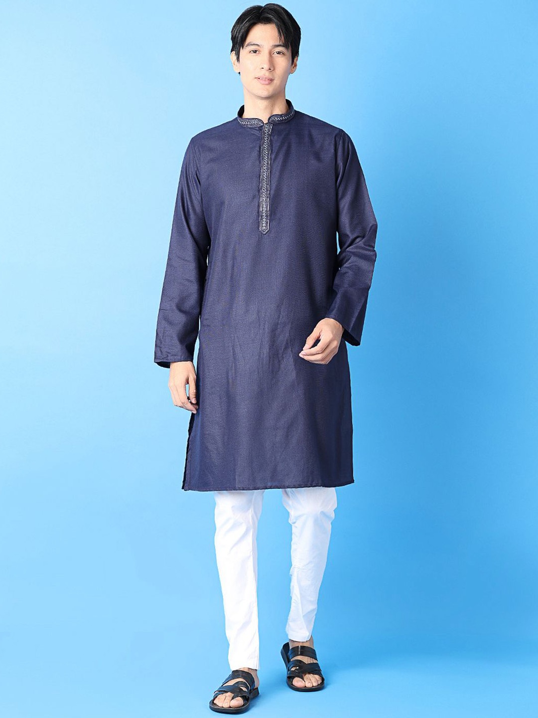 

V-Mart Men Floral Yoke Design Regular Pure Cotton Kurta with Pyjamas, Navy blue