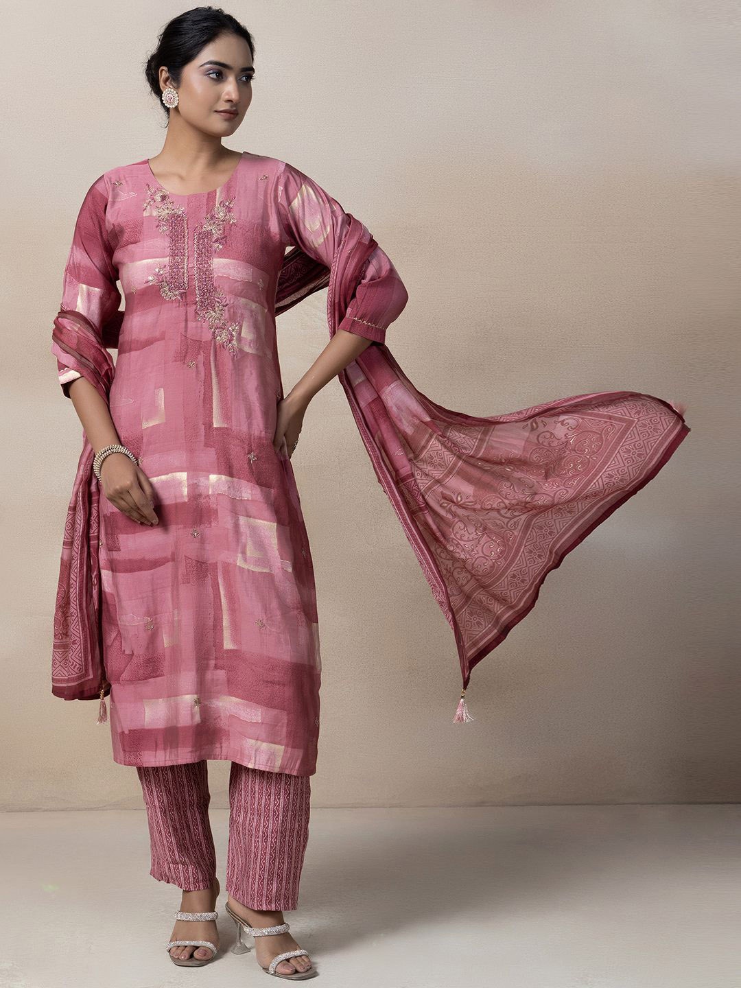 

Rang by Indya Women Printed Regular Kurta with Trousers & With Dupatta, Peach