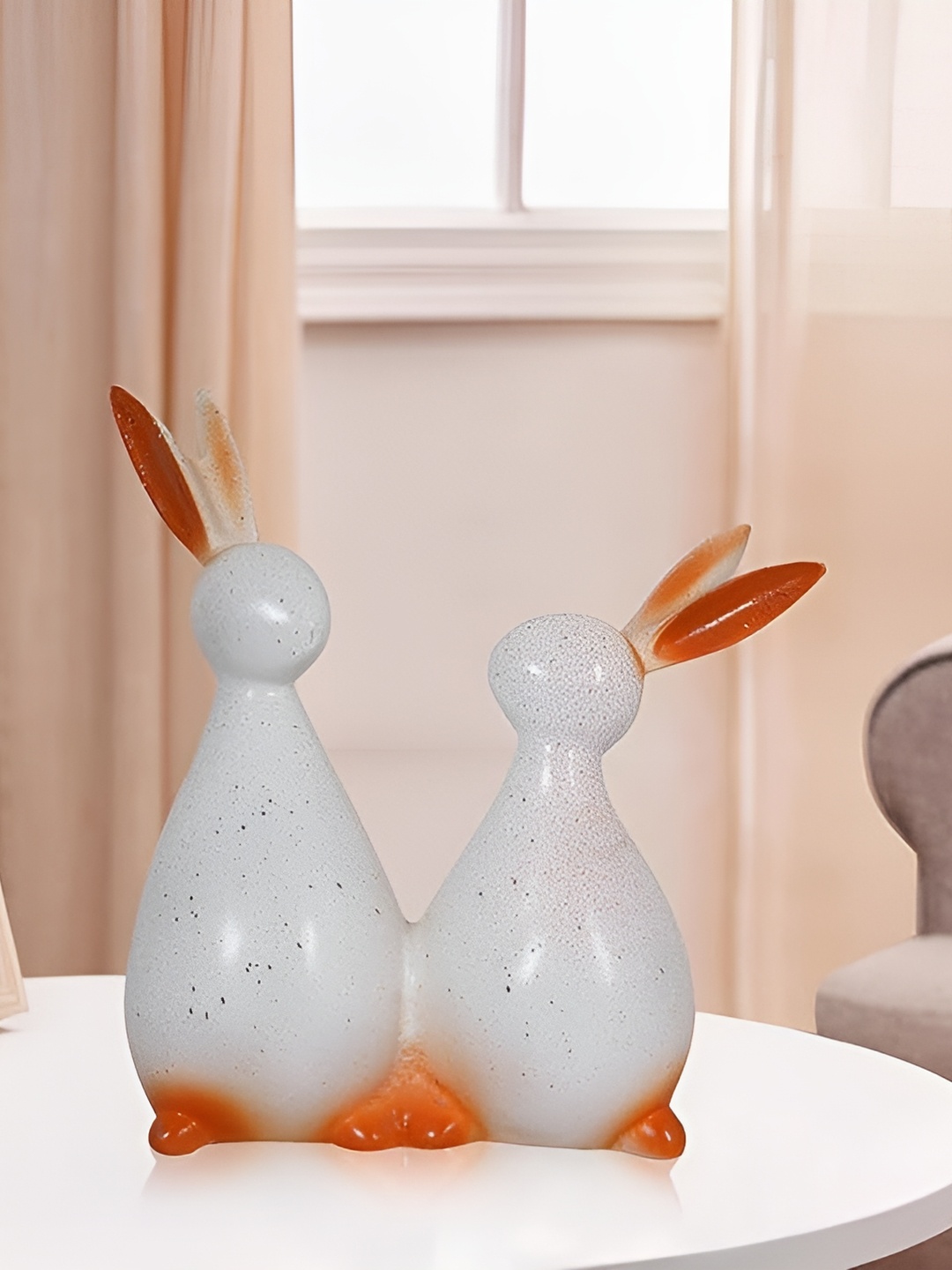 

Zart White Figurine Showpiece