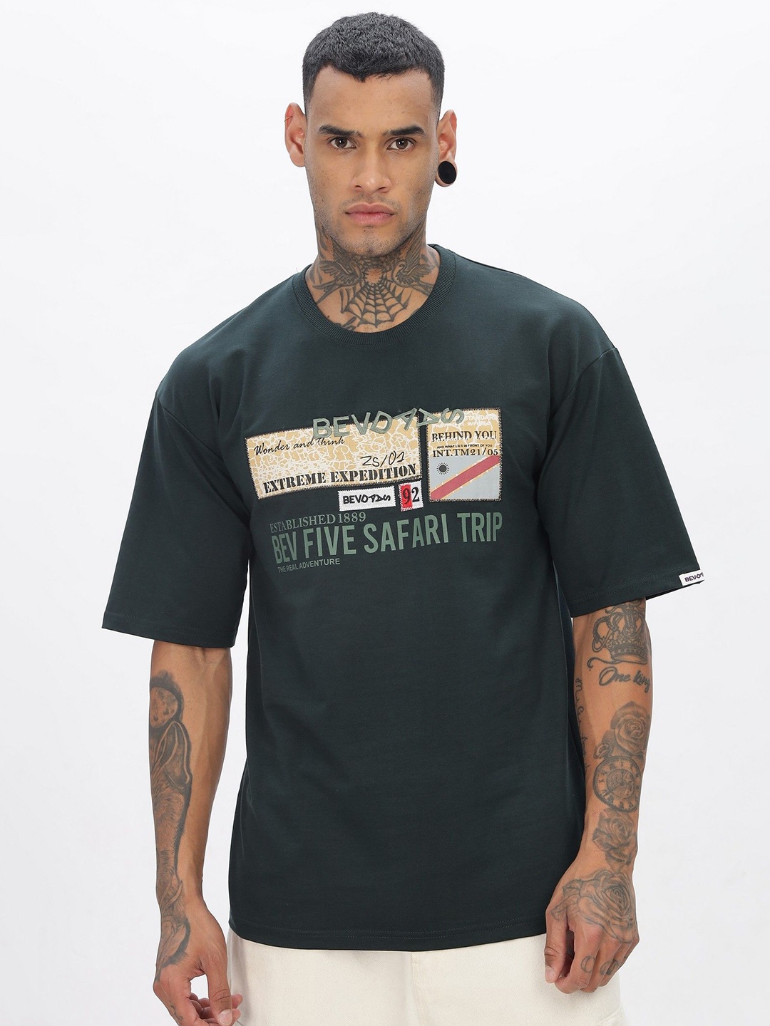 

BEVDAAS Men Printed Applique T-shirt, Green