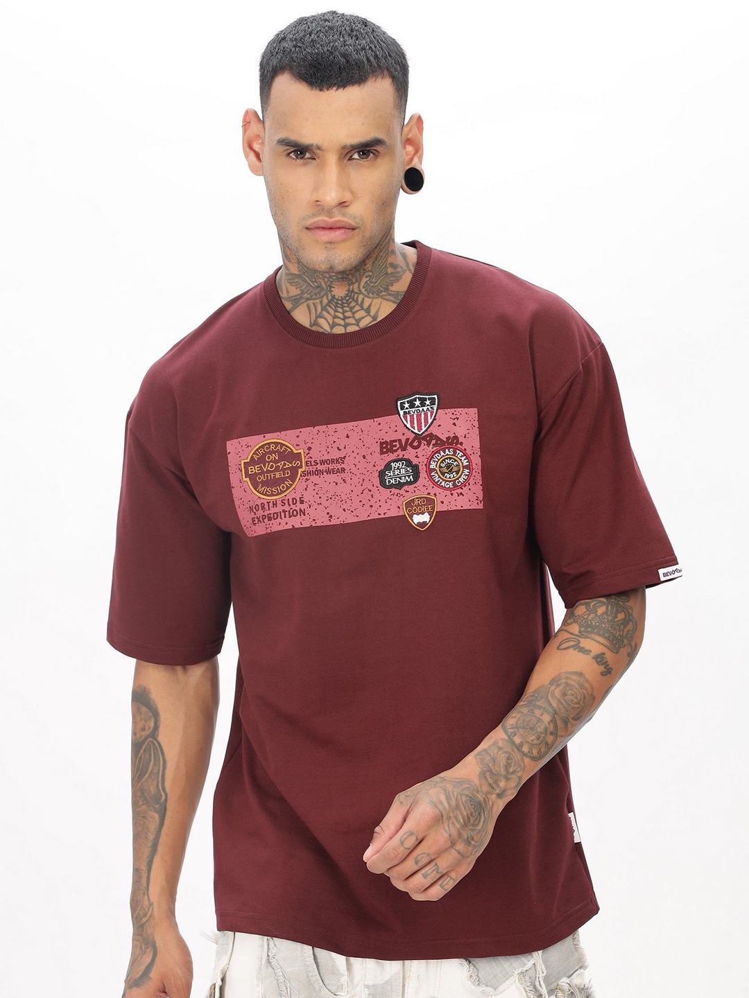 

BEVDAAS Men Printed Drop-Shoulder Sleeves Pockets T-shirt, Maroon