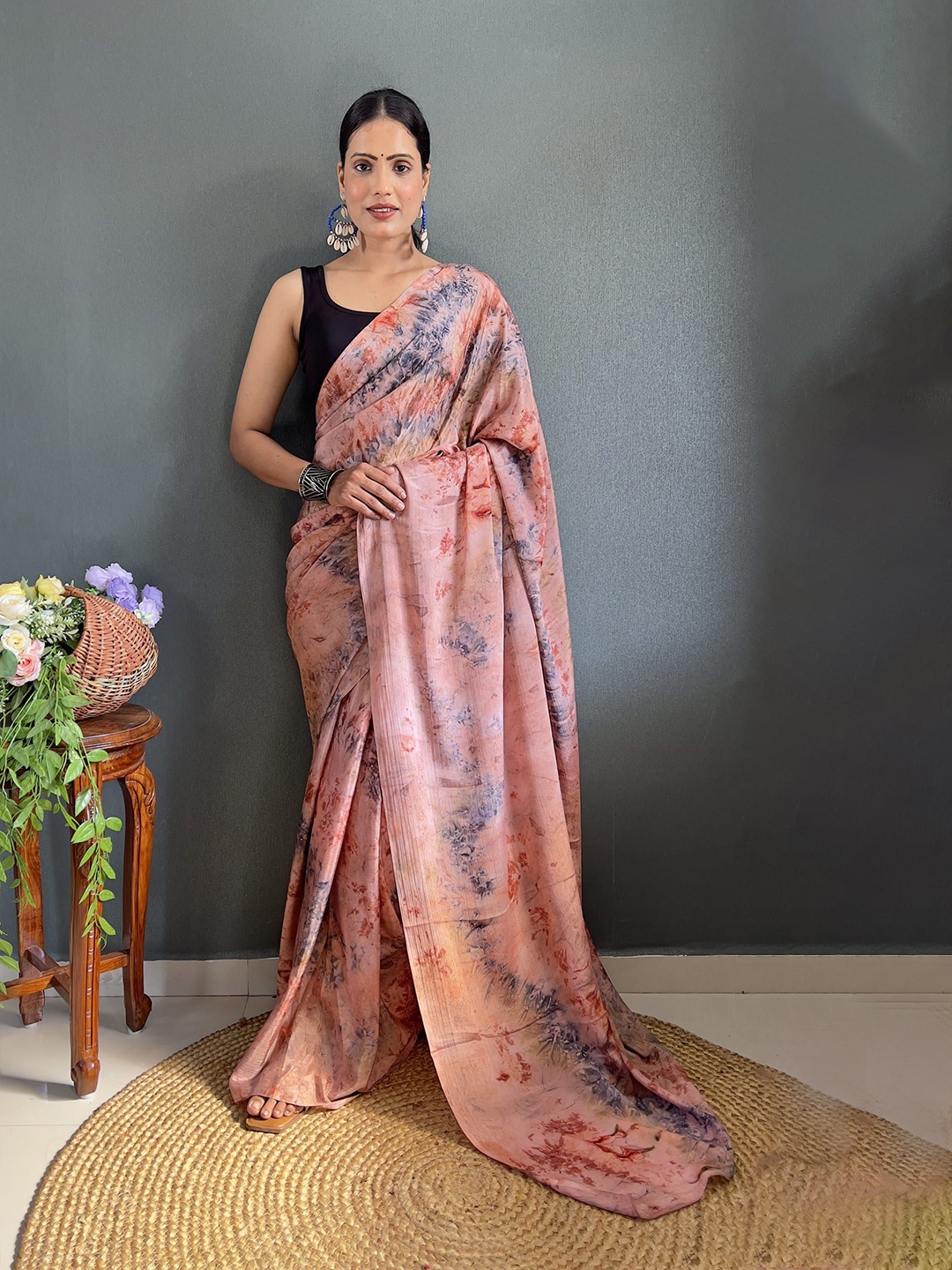 

KAYOMMI Abstract Printed Pure Chiffon Ready to Wear Saree, Peach