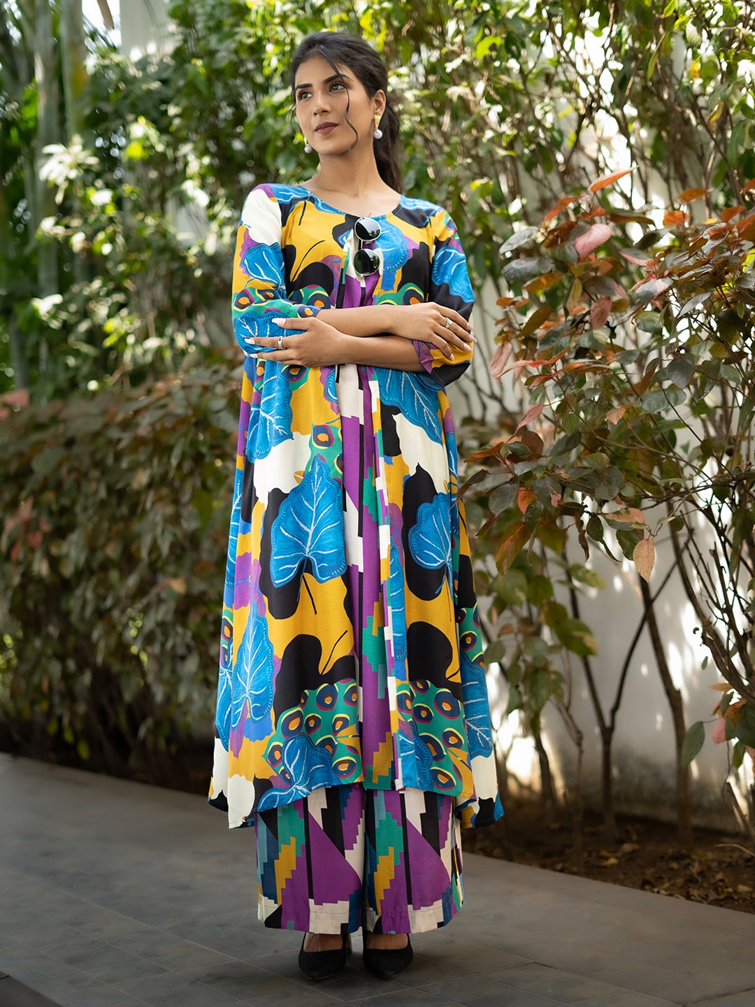 

EARTH O FAB Floral Printed Round Neck Tunic With Palazzos, Blue