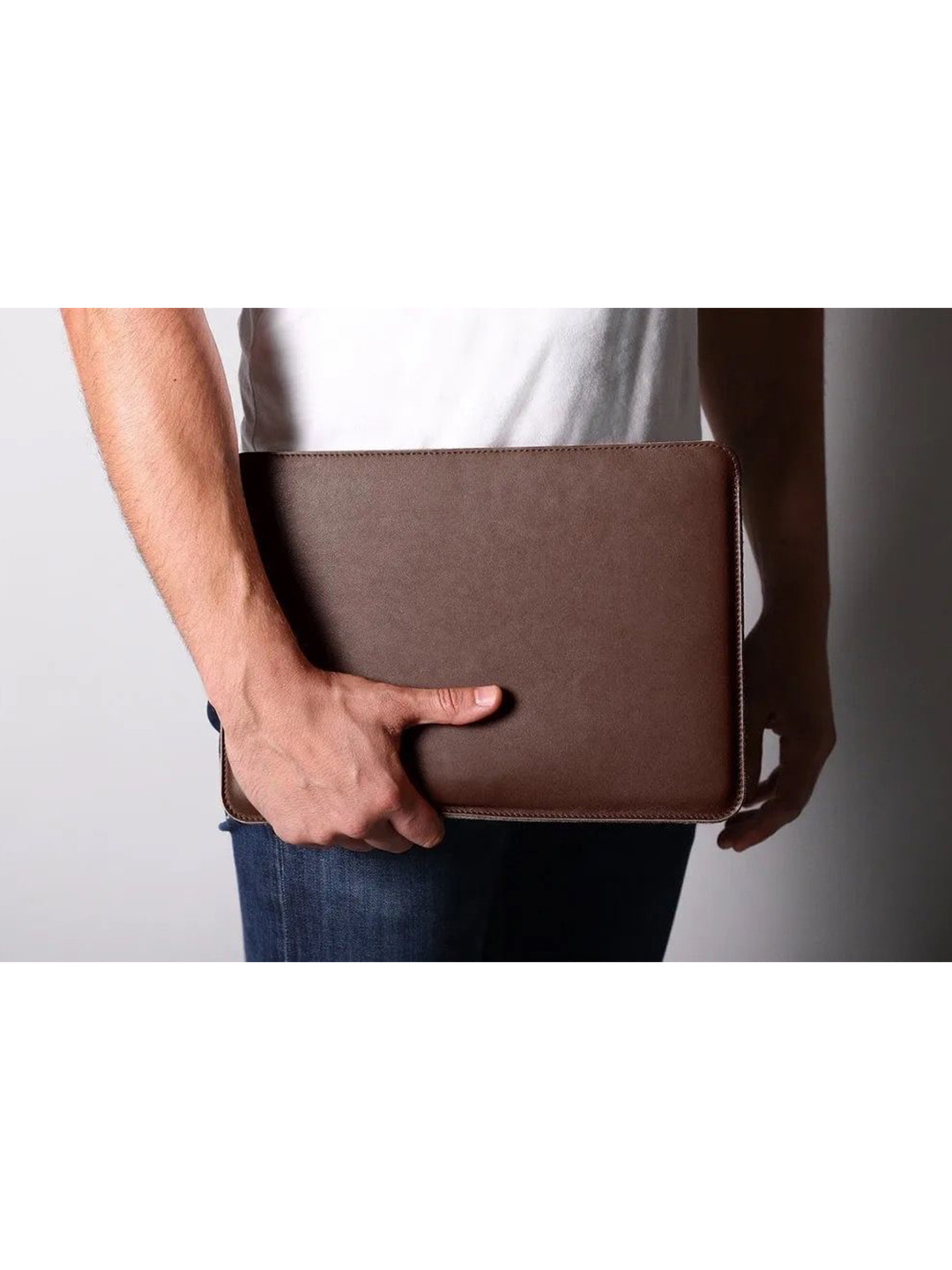 

Abelardo De Moda Unisex Leather Laptop Sleeve, Brown