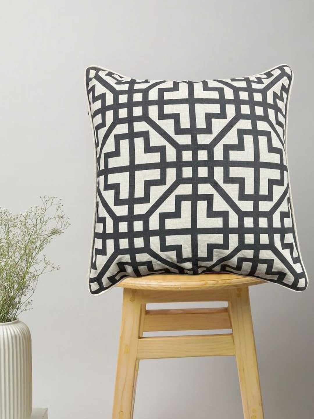 

SAJAVAT Beige & Black Geometric Printed Pure Cotton Square Cushion Covers