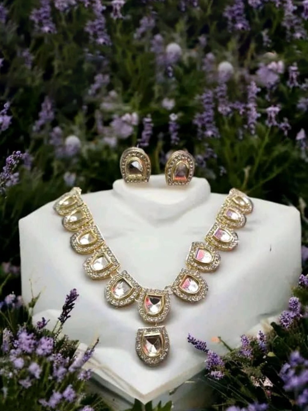 

Gyaan Jewels Stone Studded Jewellery Set, Gold