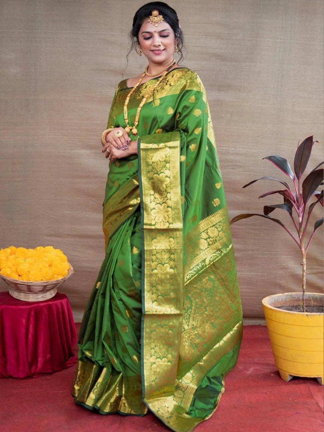 

ZIBLON Woven Design Zari Pure Silk Kanjeevaram Saree, Green