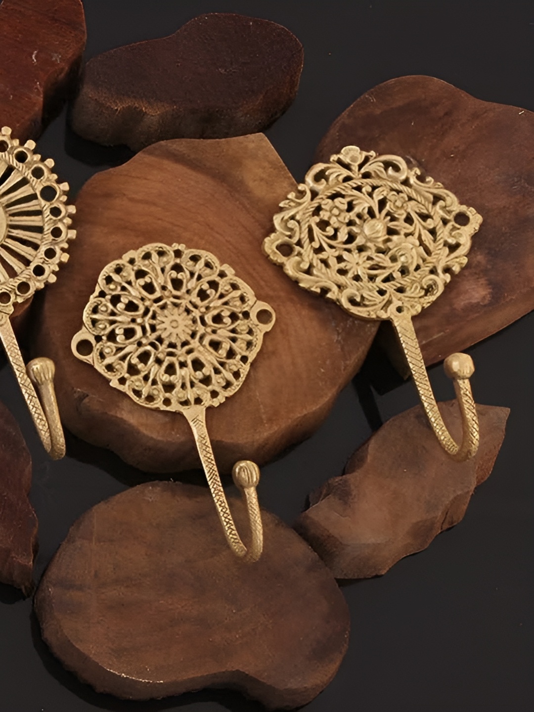 

IndianShelf Gold Toned Floral Textured Brass Floral Wall Hanger Hook