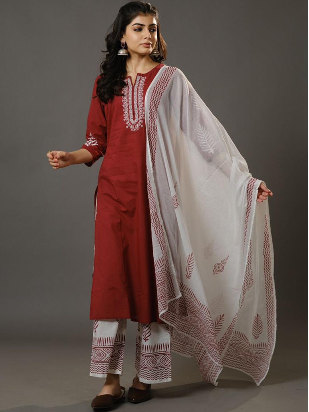 

Hassu's Women Ethnic Motifs Printed Pure Cotton Kurta with Palazzos & Dupatta, Maroon