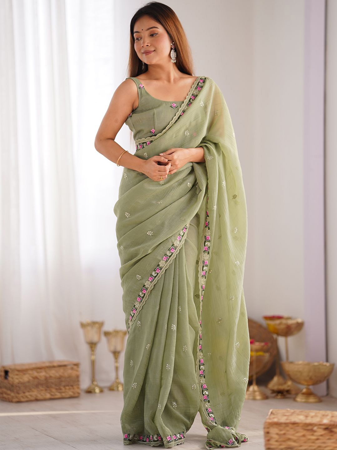 

Panzora Floral Sequinned Saree, Green