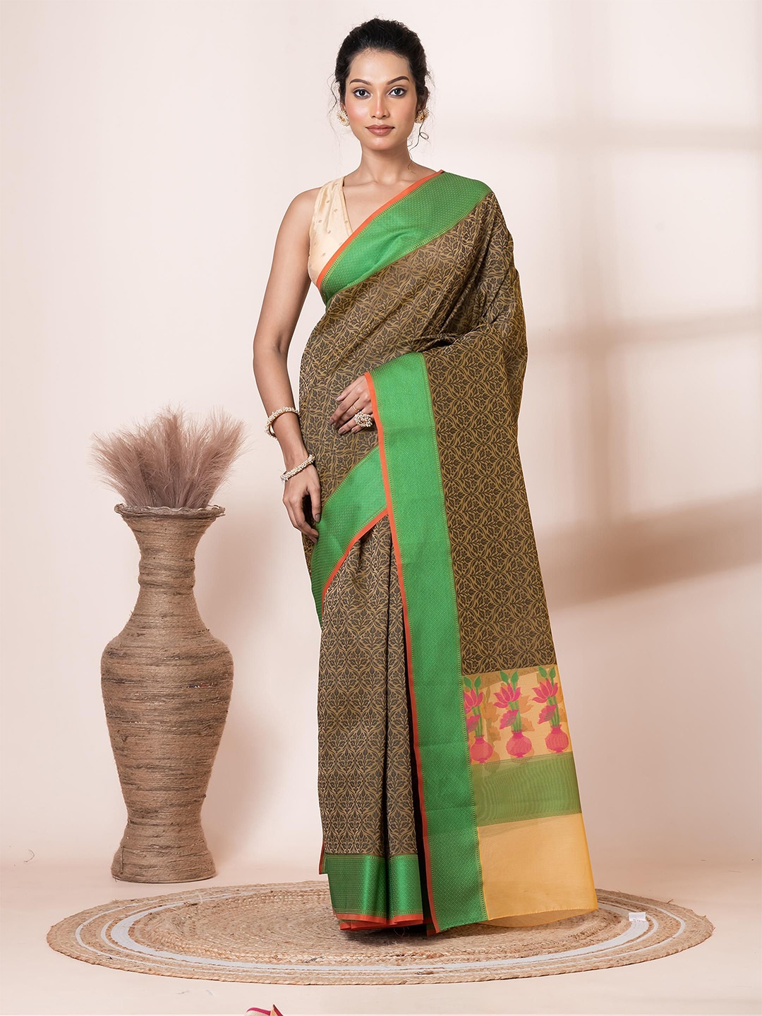 

VIBHAVARI Floral Zari Saree, Olive