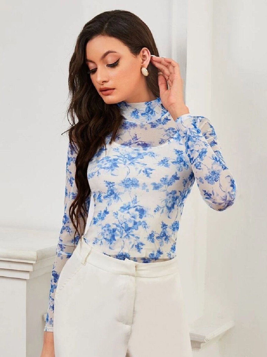 

The Roadster Lifestyle Co. Floral Printed High Neck Fitted Tops, White