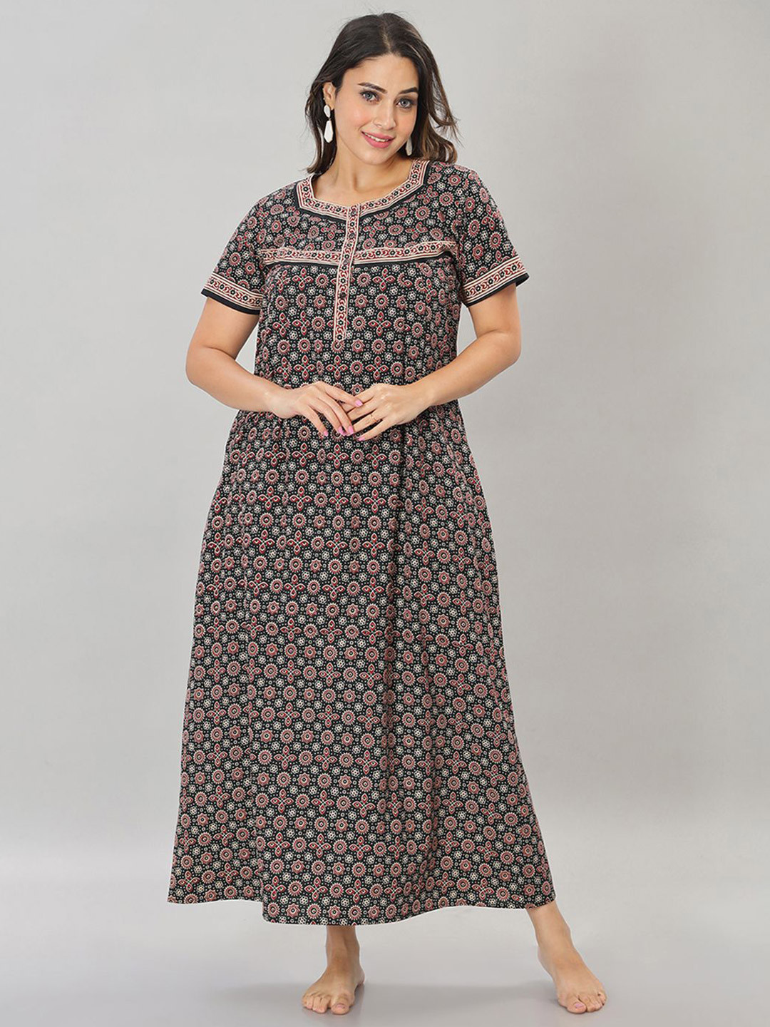 

NAIDU HALL Women Printed Square Neck Pure Cotton Maxi Nightdress, Black
