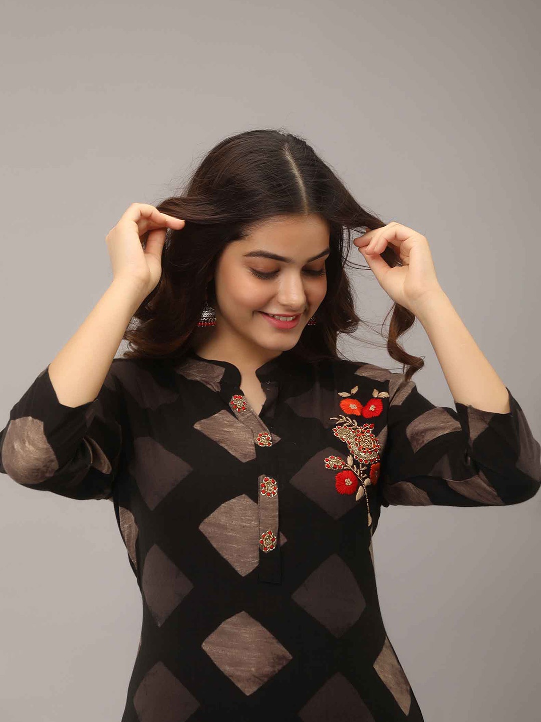 

Nehamta Mandarin Collar Geometric Woven Design Thread Work Straight Kurta, Black