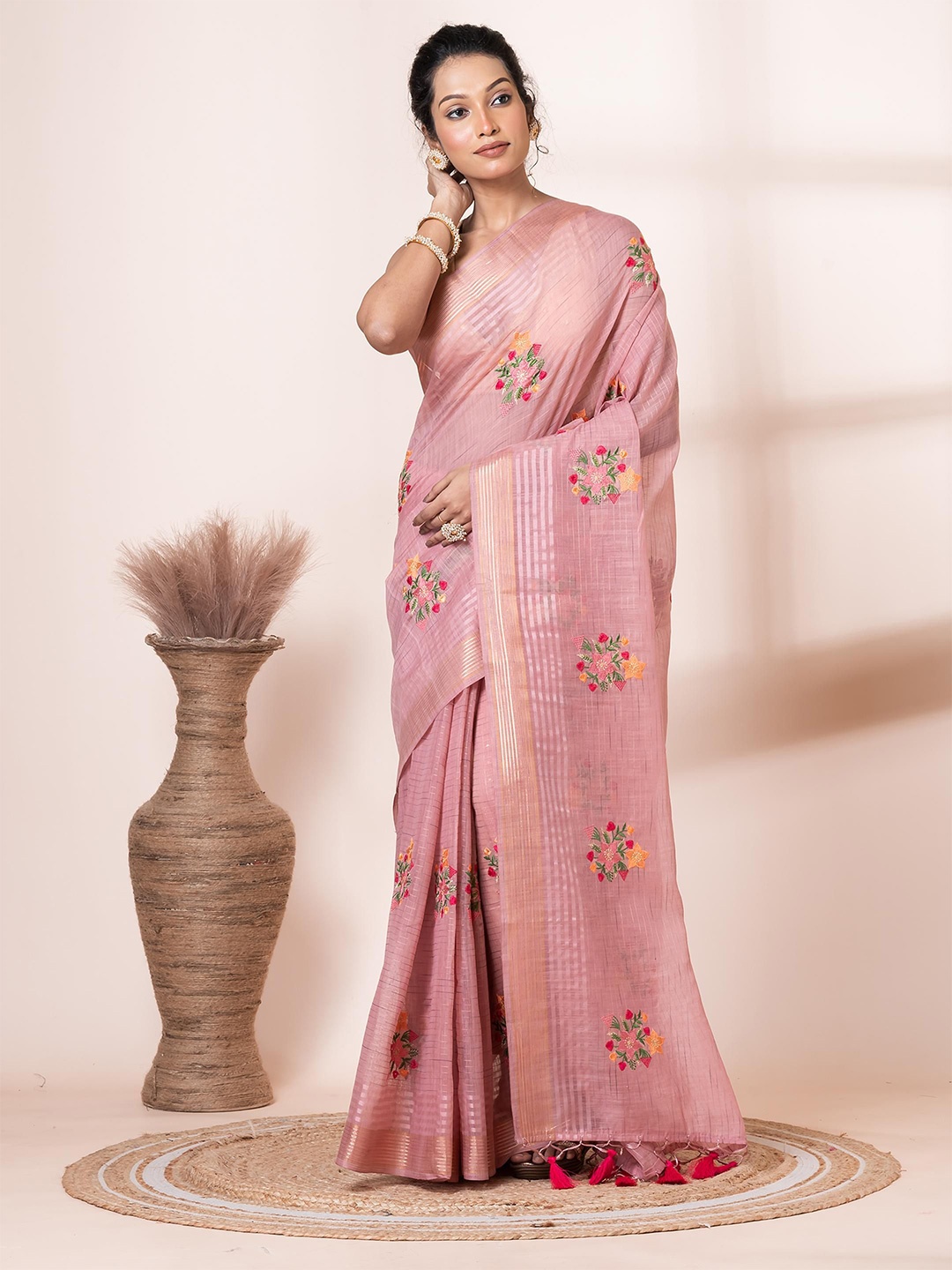 

VIBHAVARI Ethnic Motifs Zari Saree, Peach