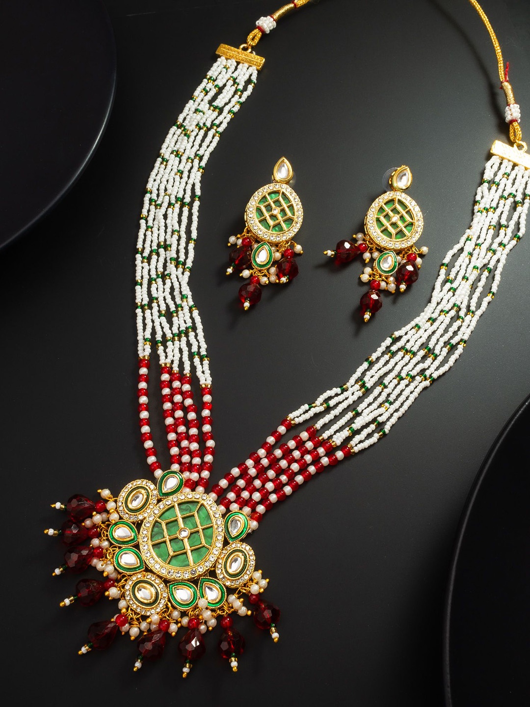 

aadita Kundan-Studded Jewellery Set, Gold