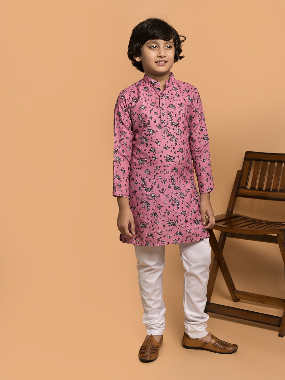 

PRINTINDIA Boys Quirky Printed Mandarin Collar Straight Kurta With Pyjamas, Pink