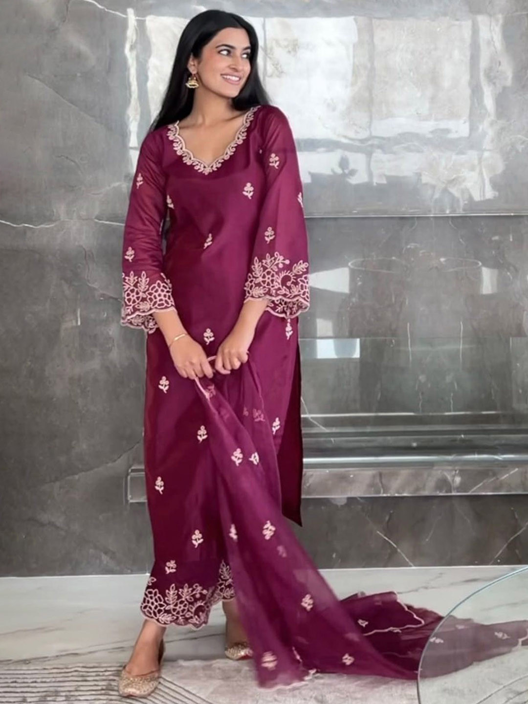 

DIVASTRI Floral Embroidered V-Neck Straight Kurta With Palazzos & Dupatta, Magenta