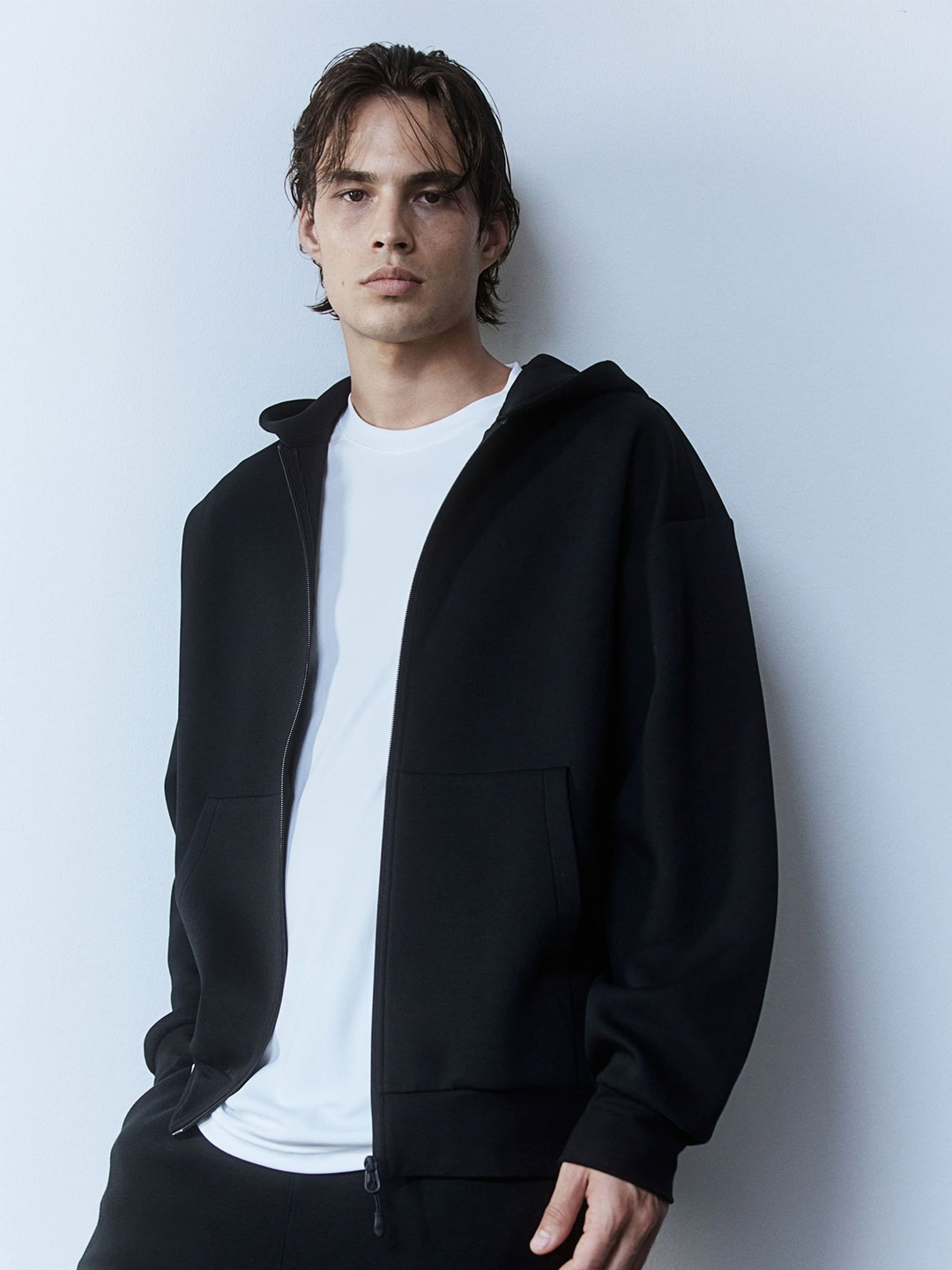 

H&M Loose Fit Sports Zip-Through Hoodie In DryMove, Black