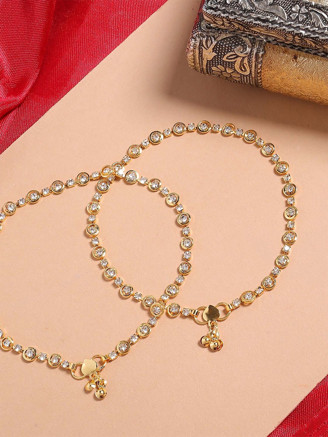 

Wynona Gold-Plated Artificial Stones Studded Anklet