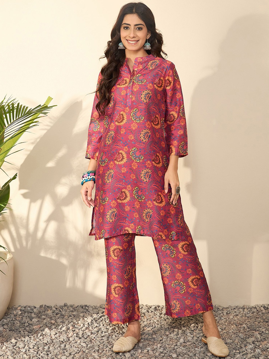 

Madhuni Women Floral Printed Regular Kurta with Palazzos, Maroon