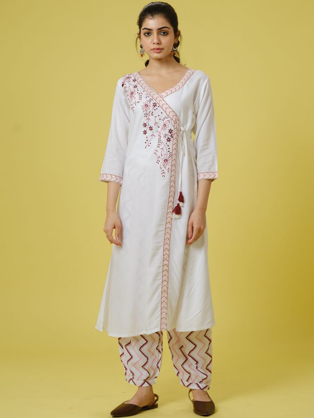 

Hassu's Floral Printed V-Neck A-Line Kurta with Trousers & Dupatta, Maroon