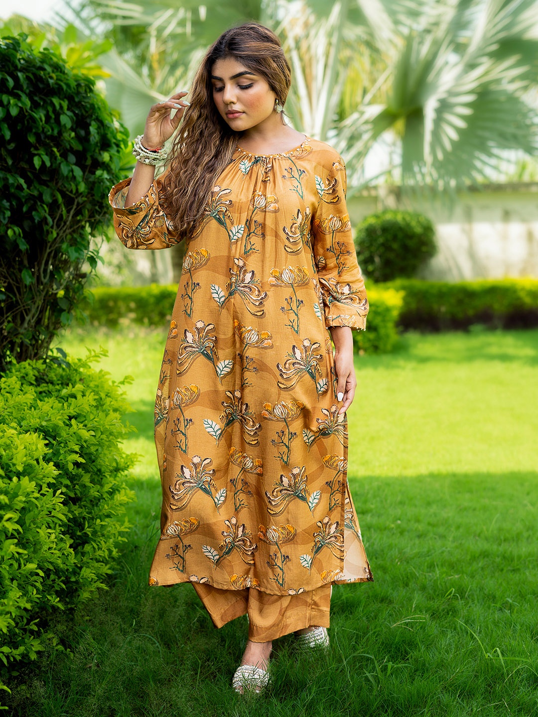 

EARTH O FAB Printed Round Neck Tunic & Trouser, Mustard