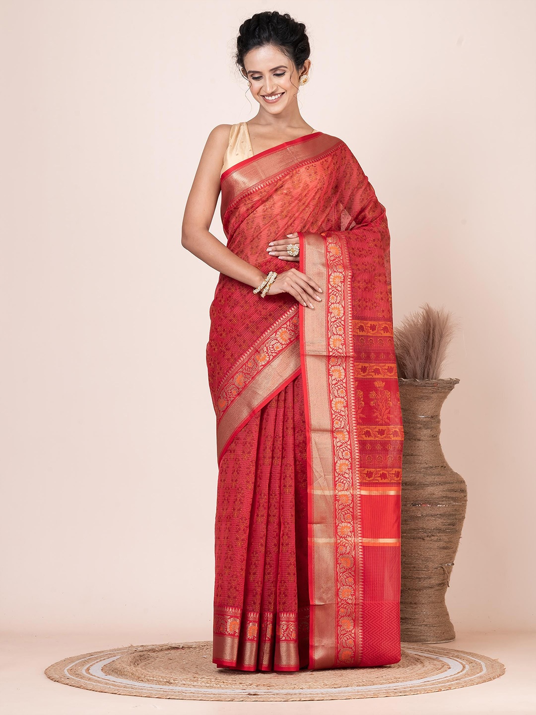 

VIBHAVARI Ethnic Motifs Printed Saree With Blouse Piece, Red